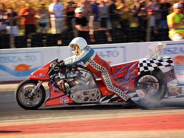         Kunmadaras  . (c) greekdragster.com - The Greek Dragster Site